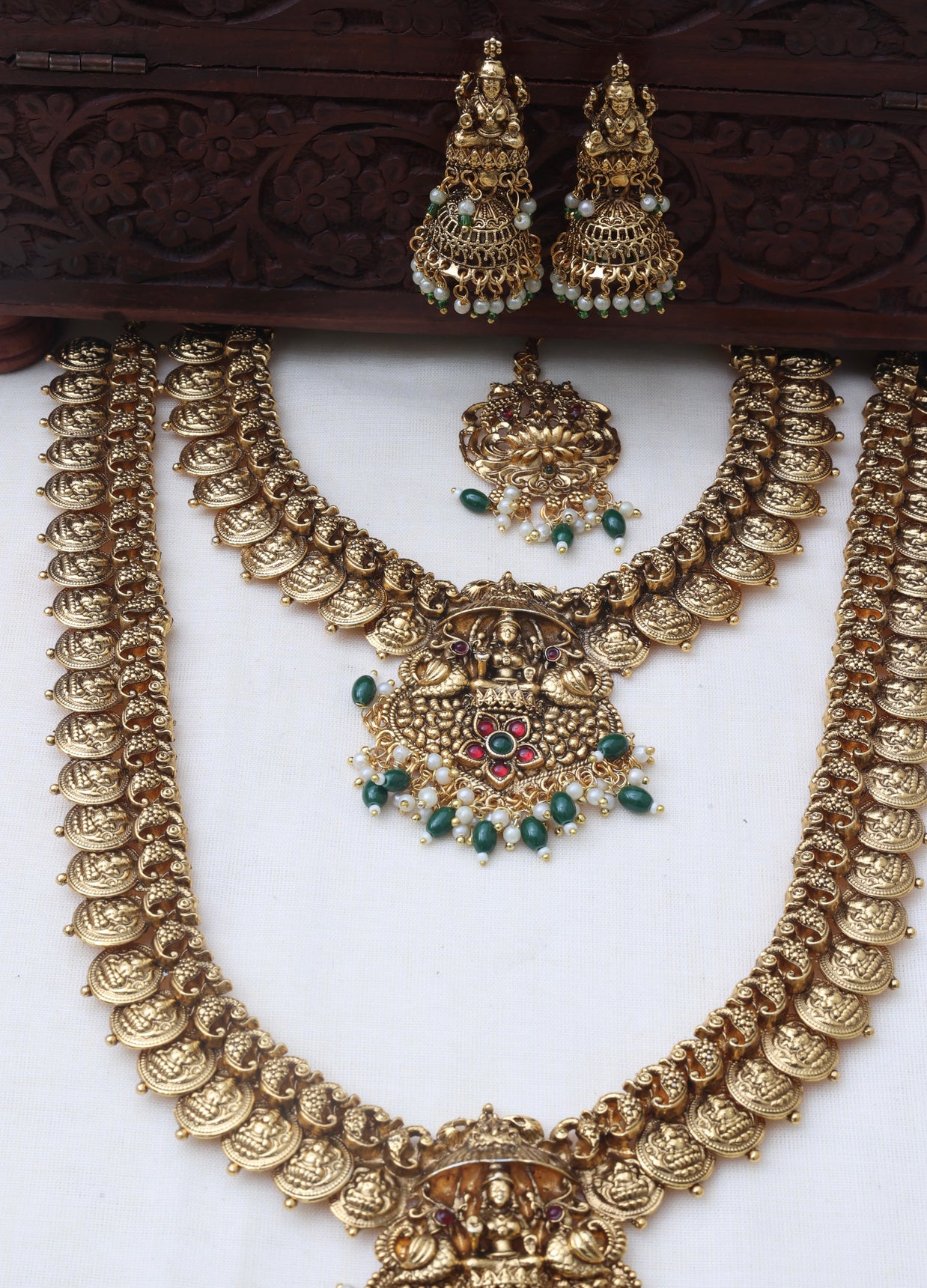 Emerald Devi coin Bridalset
