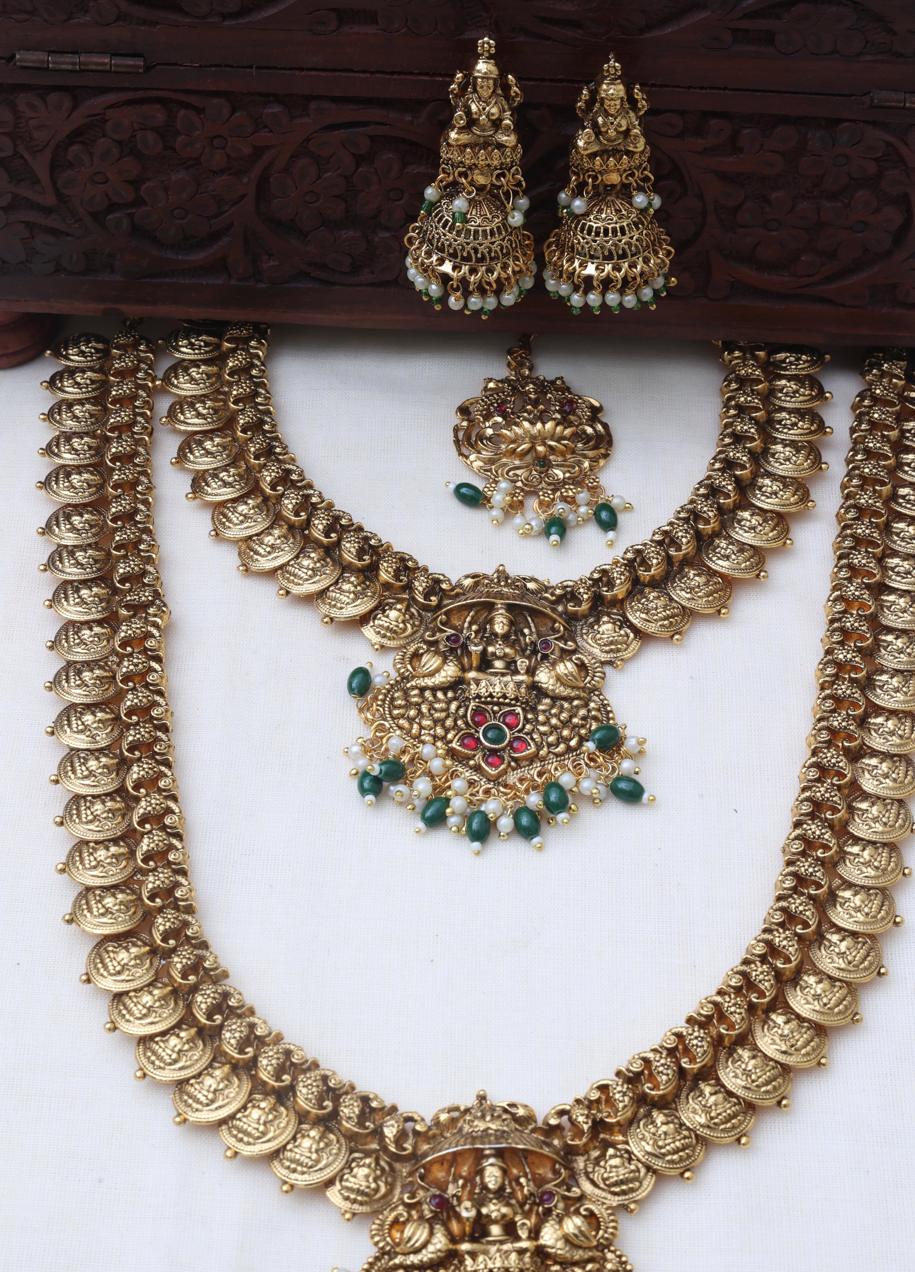 Emerald Devi coin Bridalset