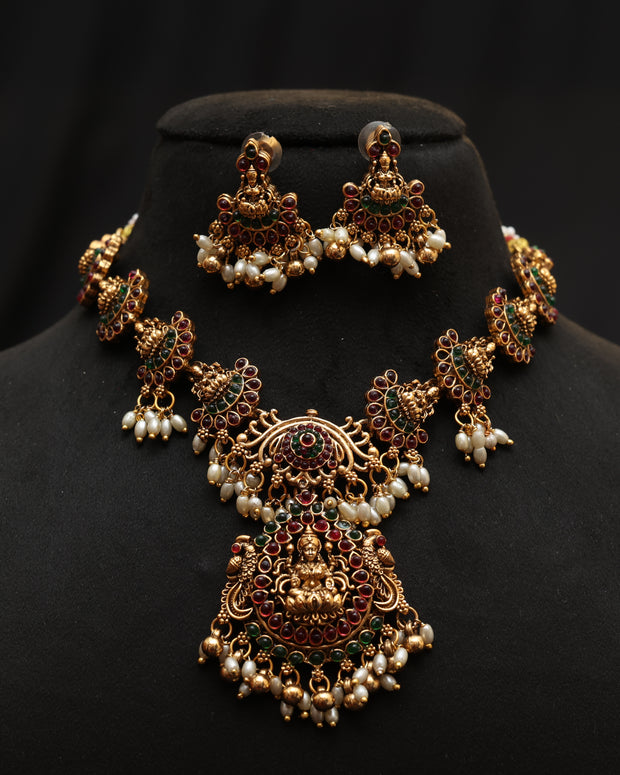 Ratna Devi necklace set