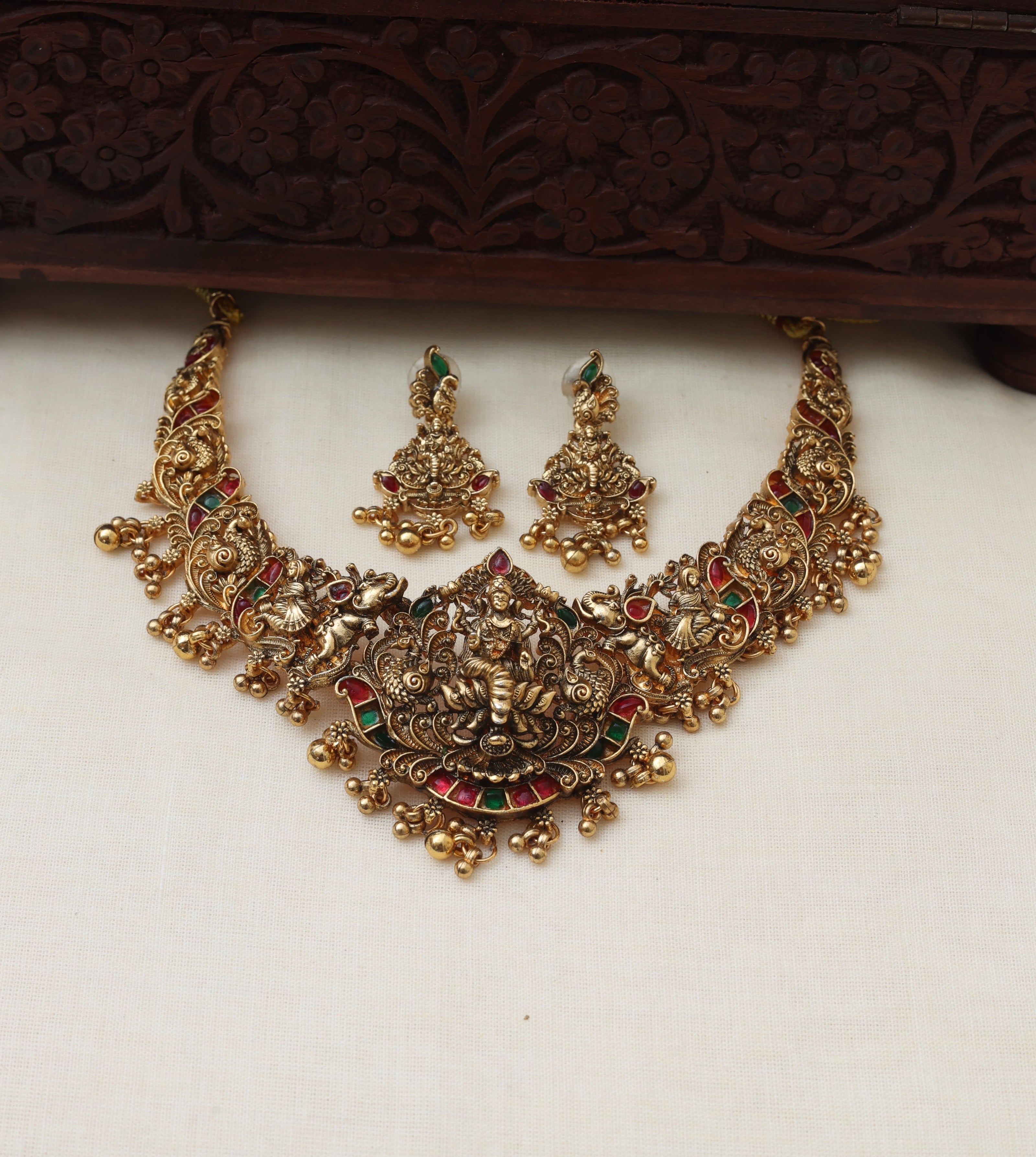Shree Lakshmi necklace set