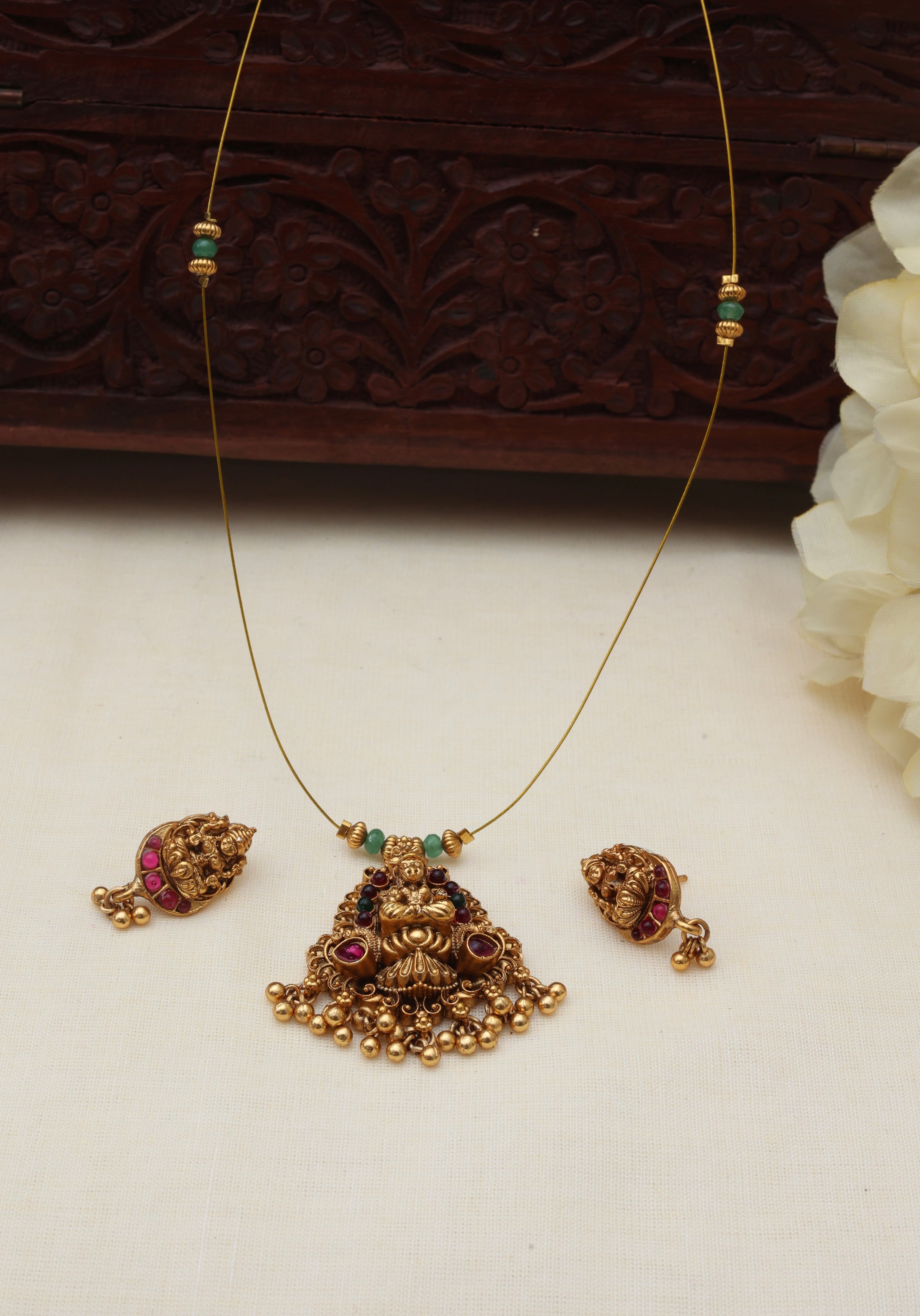 Invisible Devi necklace set