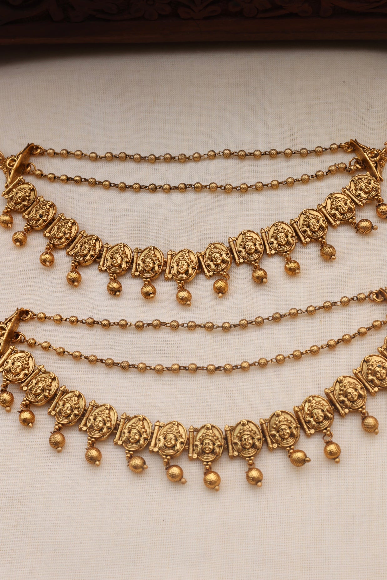 Swarna Earchain Golden-010