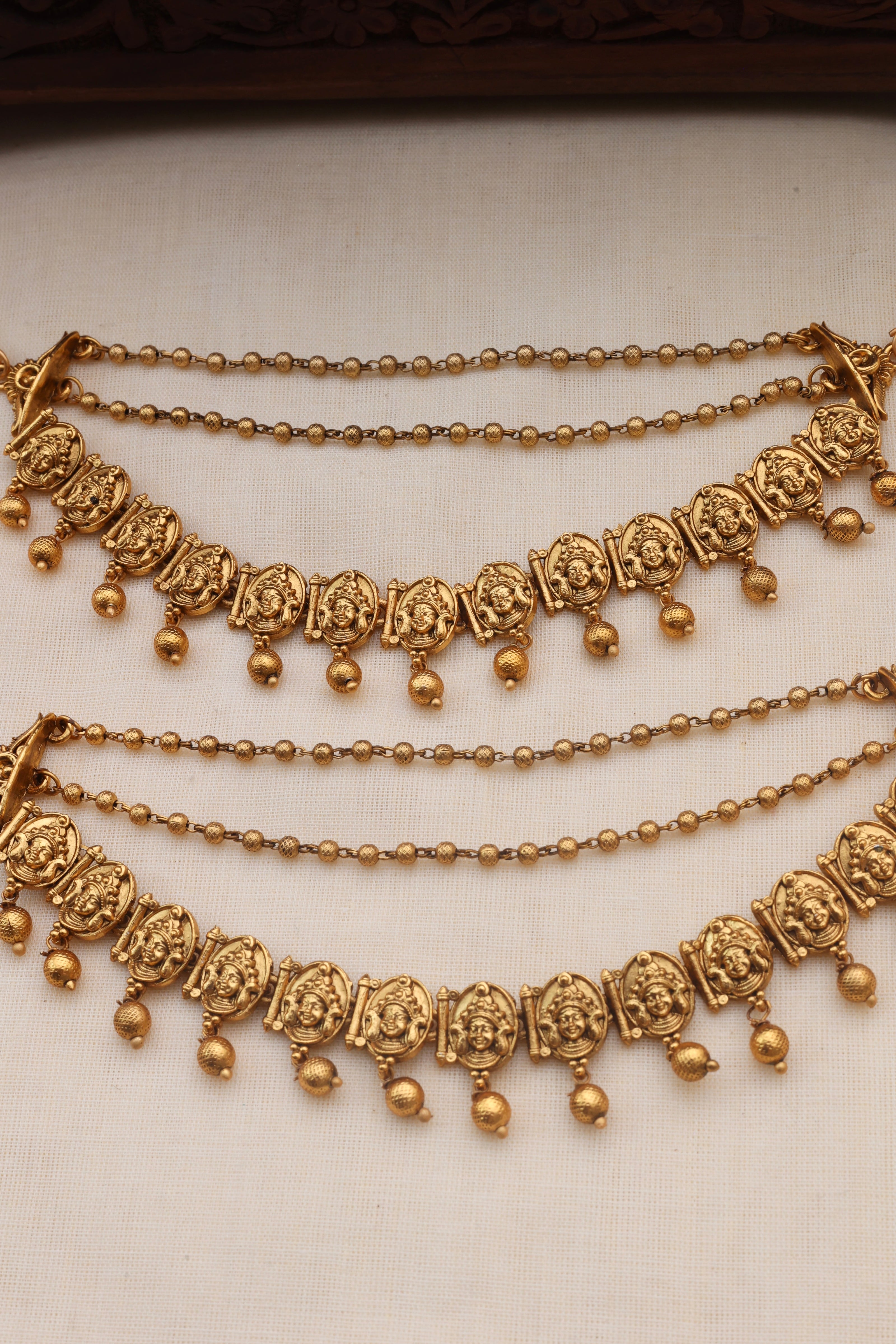 Swarna Earchain Golden-010