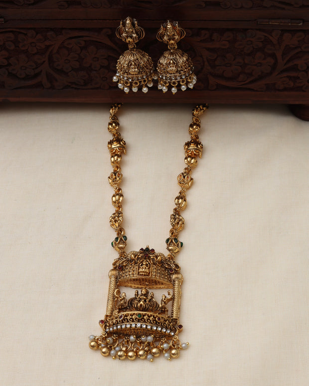 Gayatri necklace set