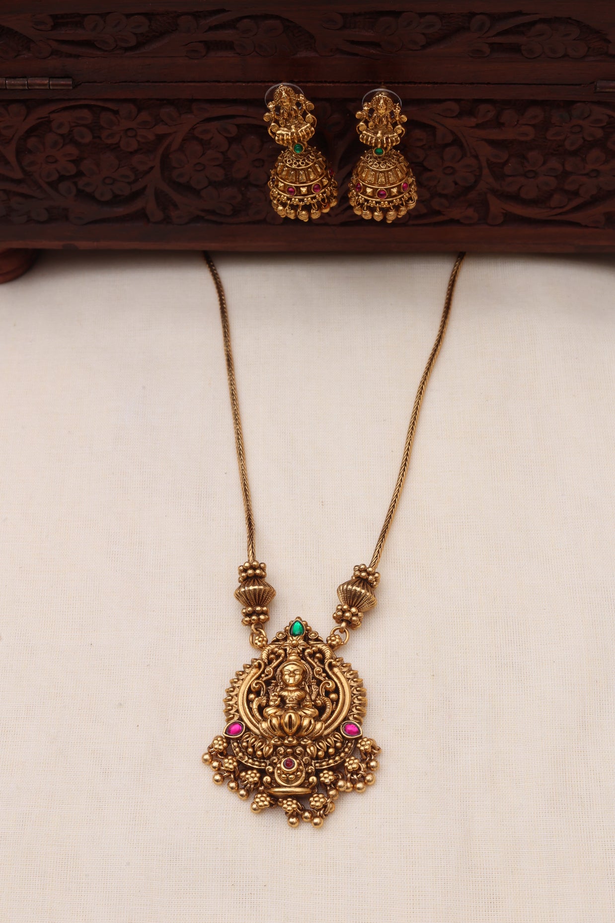 Lalitha haaram-JS 0124