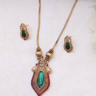 Traditional Vaidurya necklace set