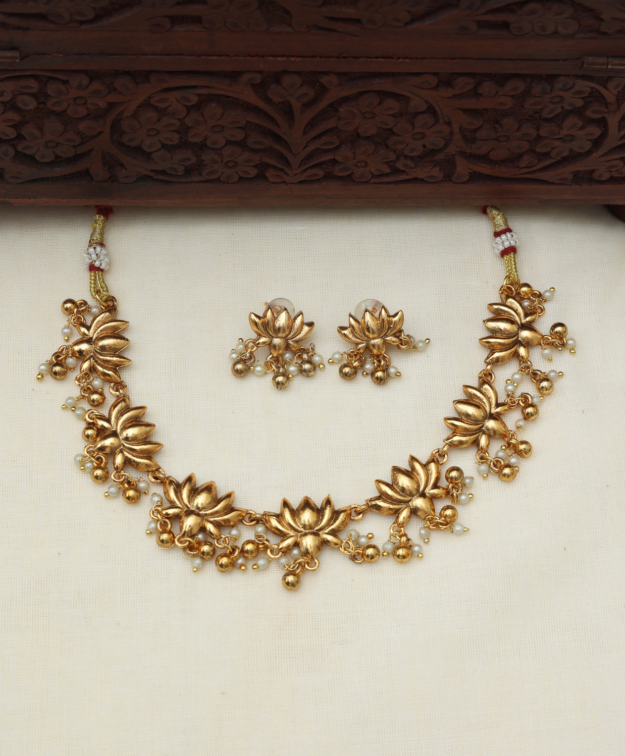 gold lotus necklace set