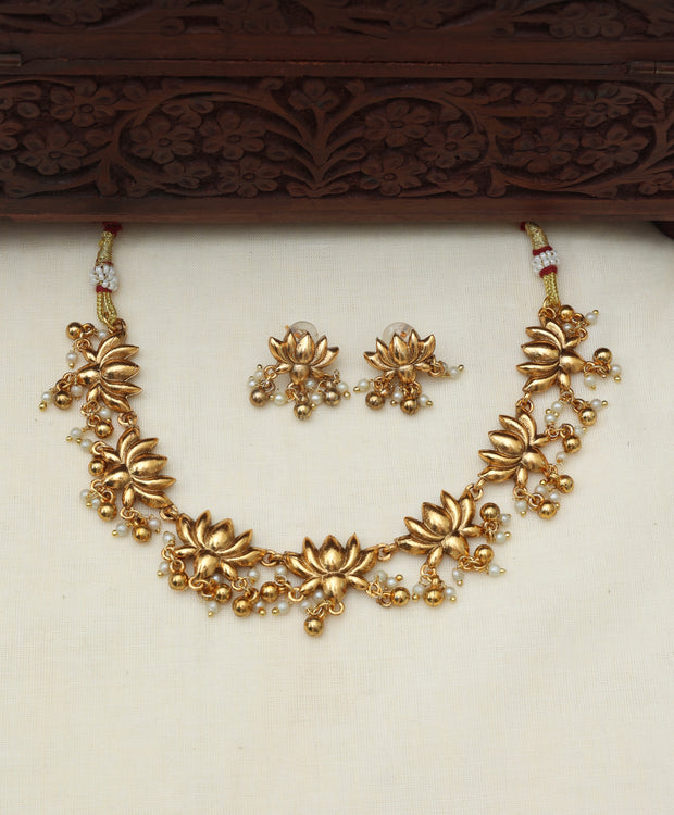 gold lotus necklace set