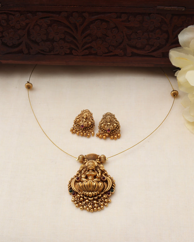 Invisible Saraswathy necklace set