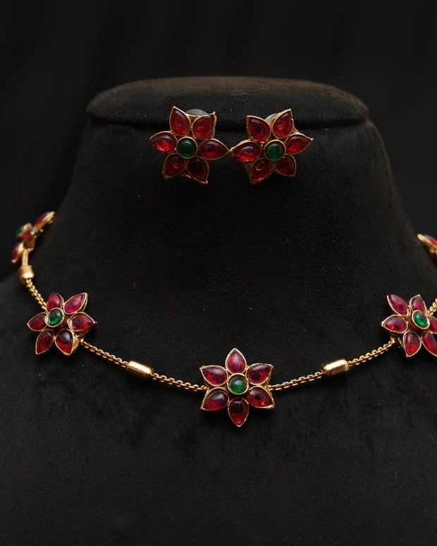 Flower necklace set