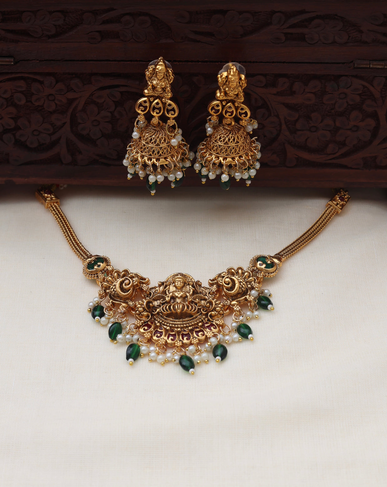 Vaibhavi Temple choker set