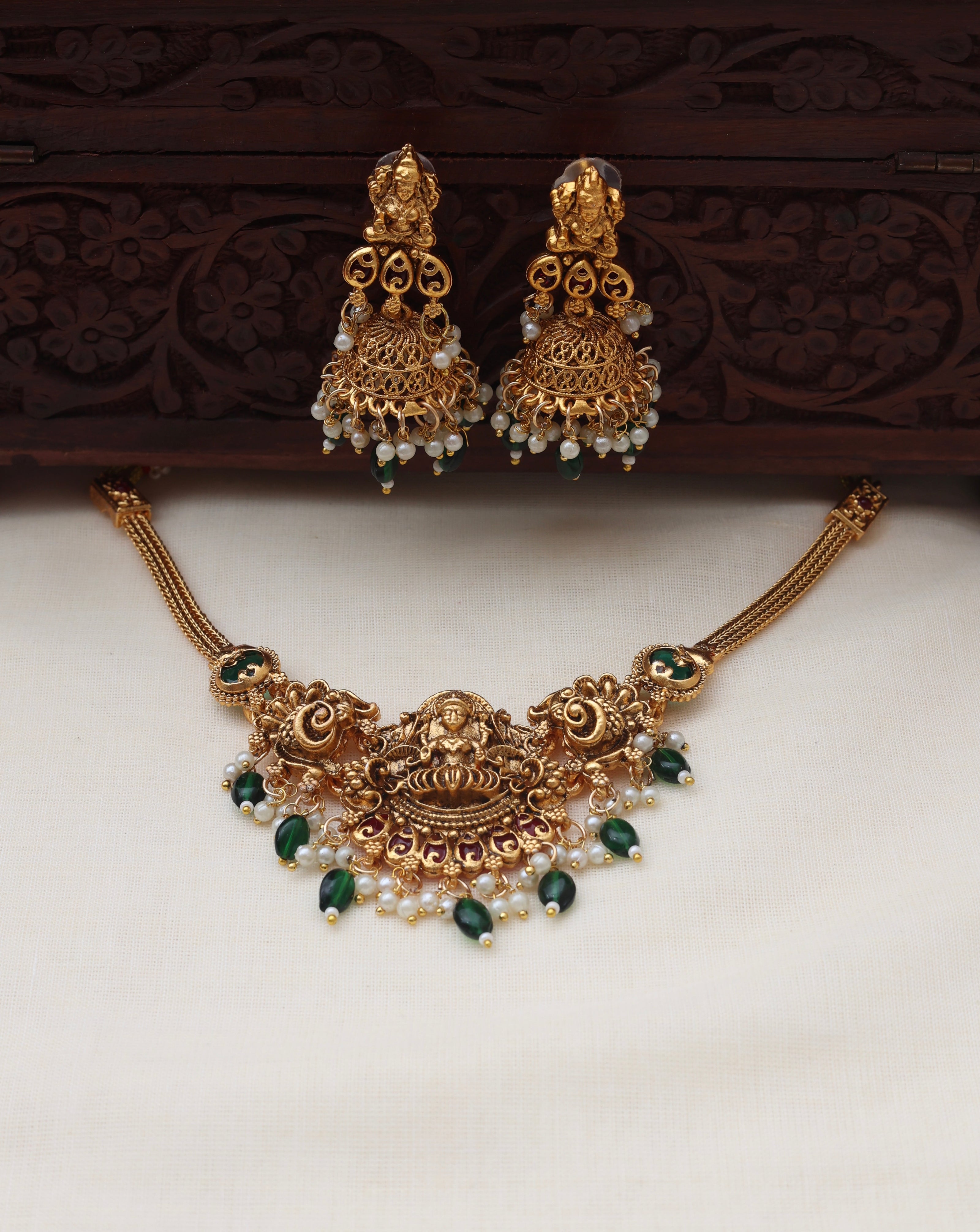Vaibhavi Temple choker set