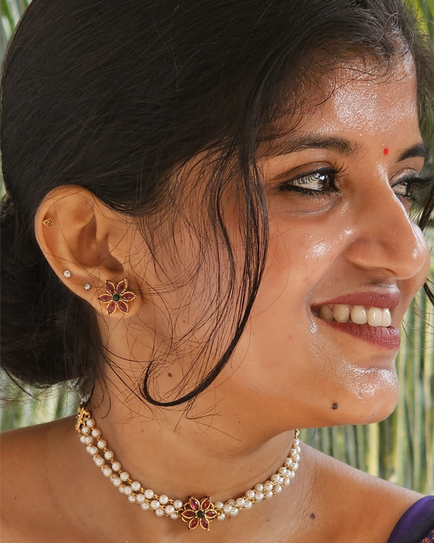 Pearl Choker Set With Flower Pendant