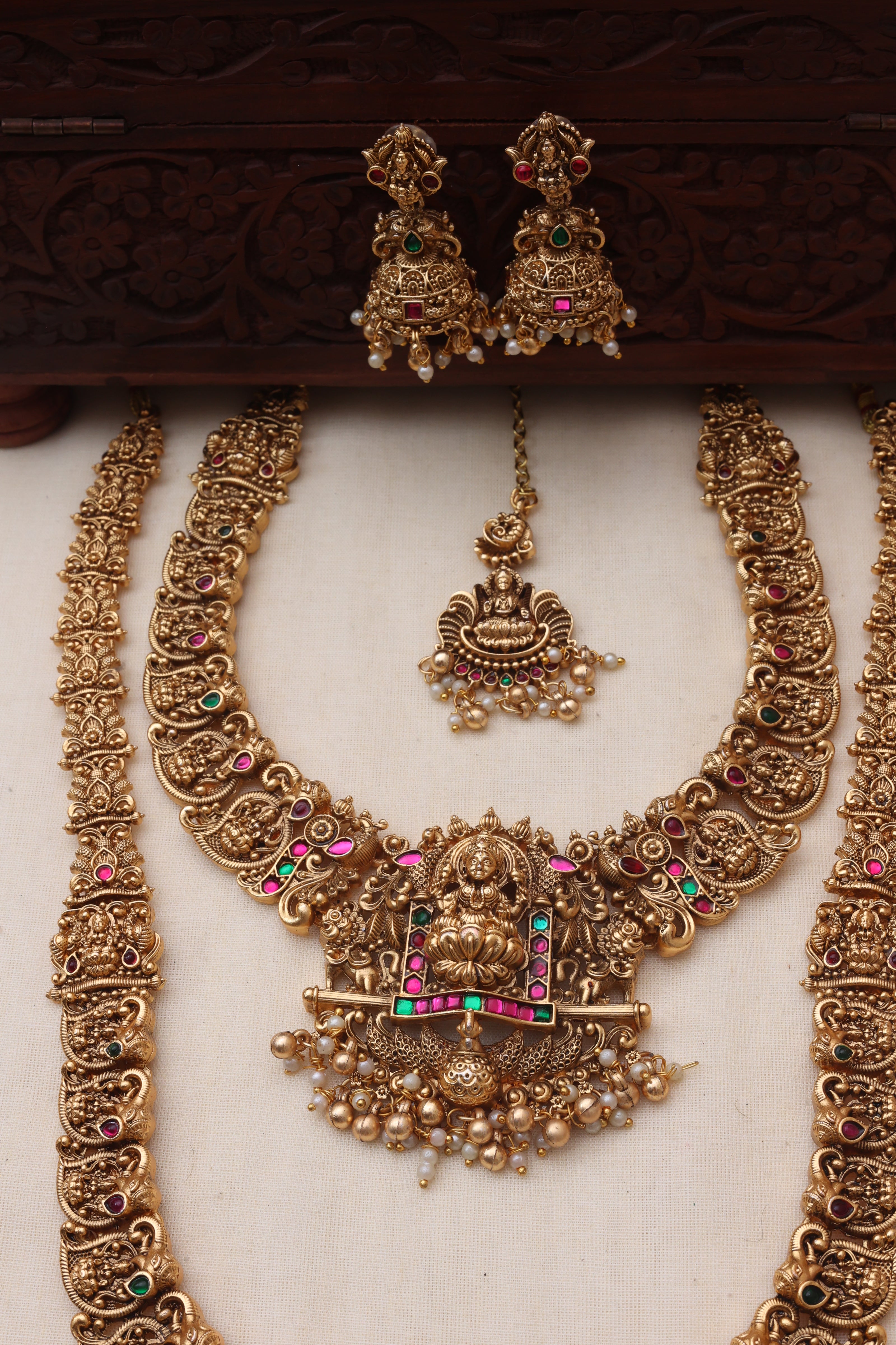 Deva bridalset