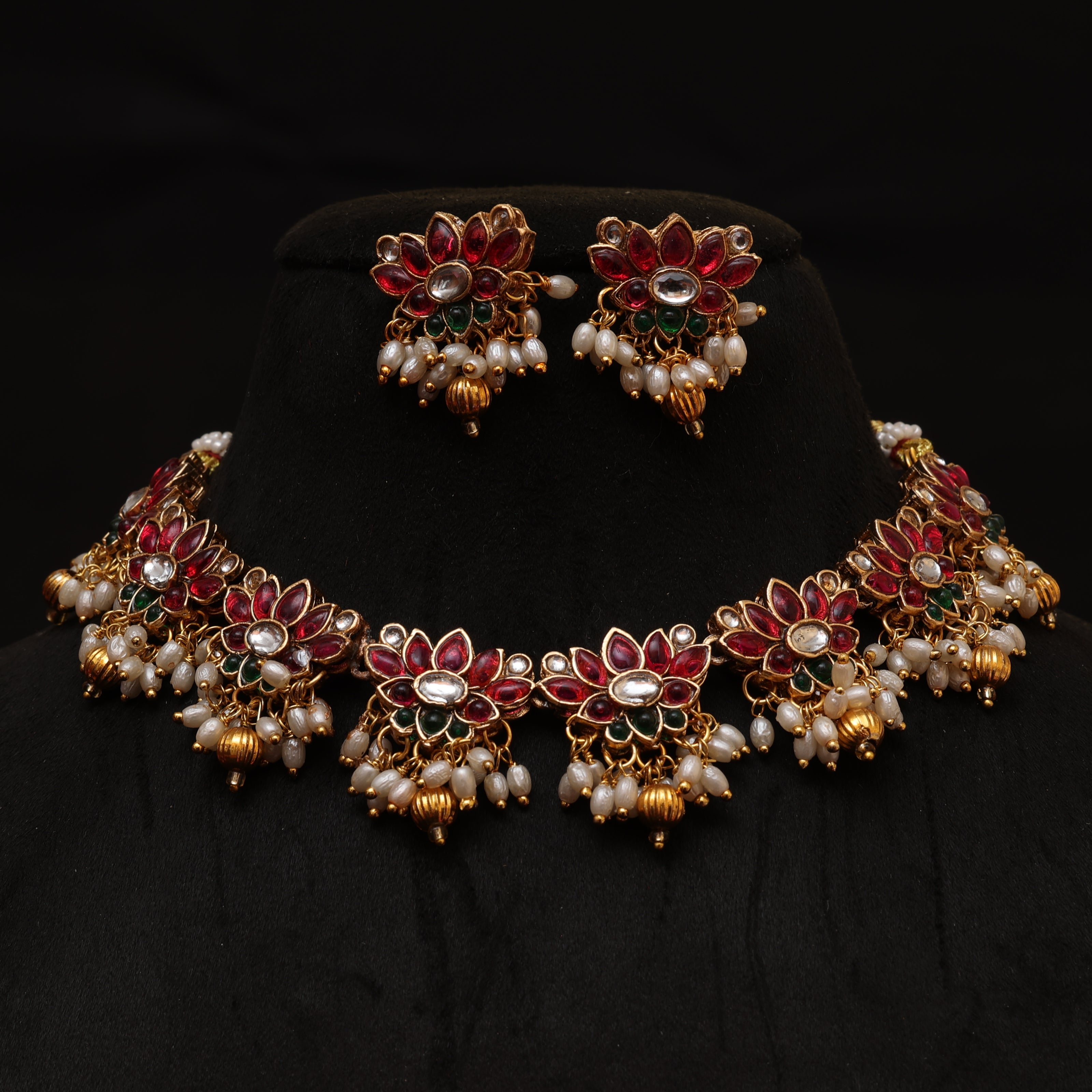 Golden lotus necklace set