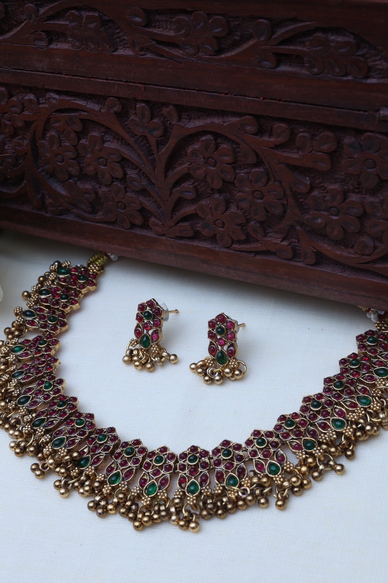 Varnika necklace set
