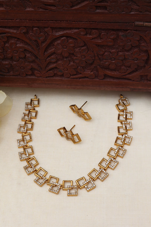 Kira Ad necklace set