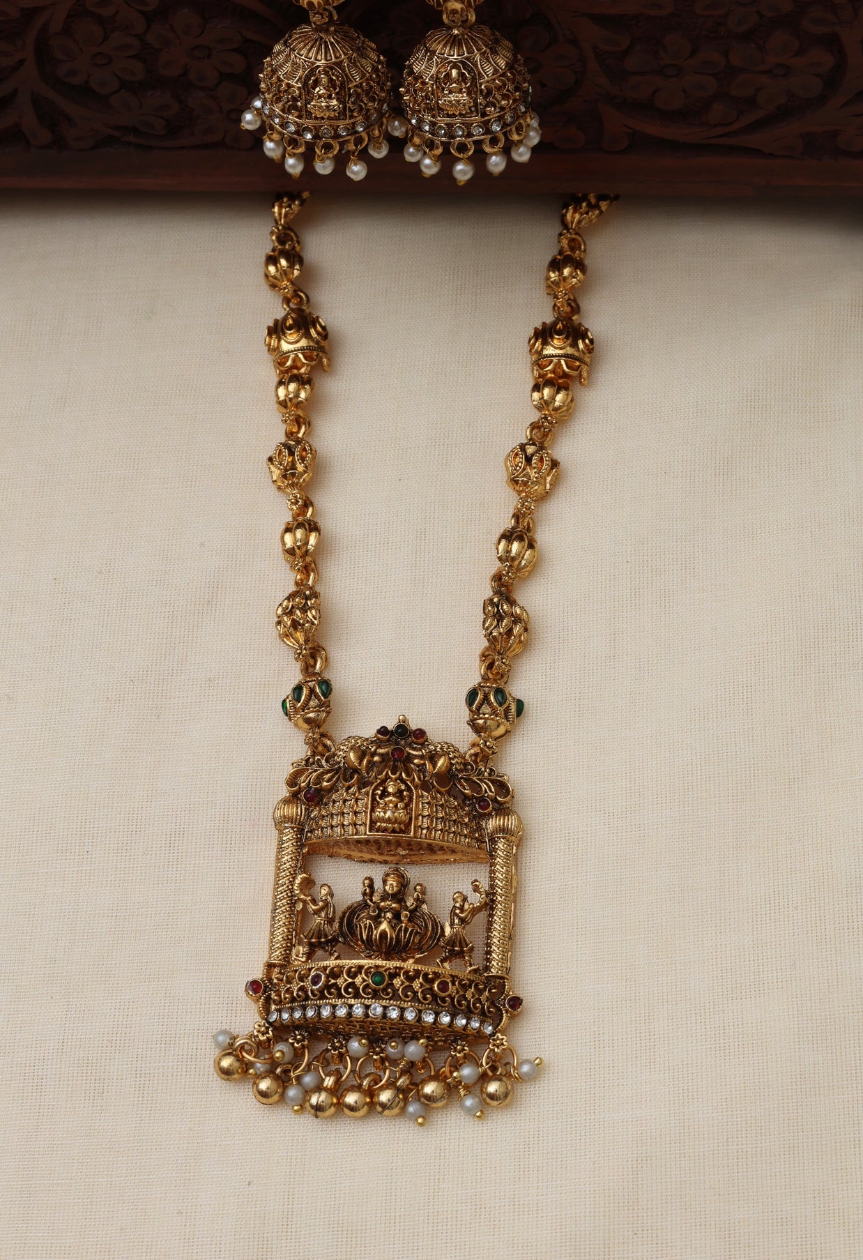 Gayatri necklace set