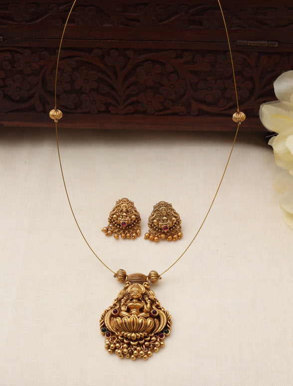 Invisible Saraswathy necklace set