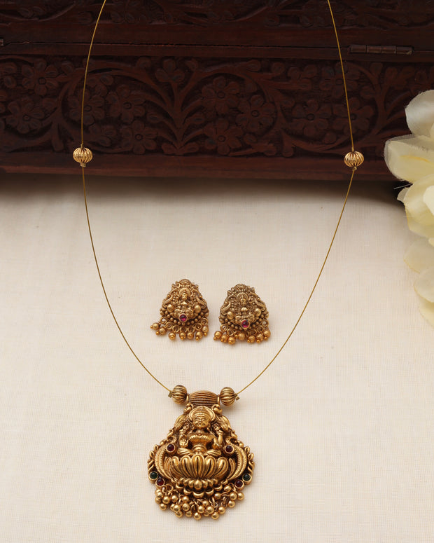Invisible Saraswathy necklace set