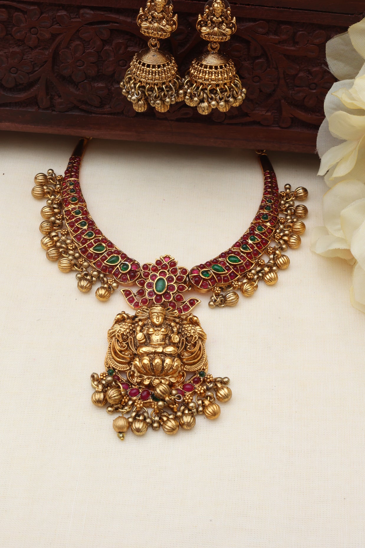 Kemp Devi necklace set