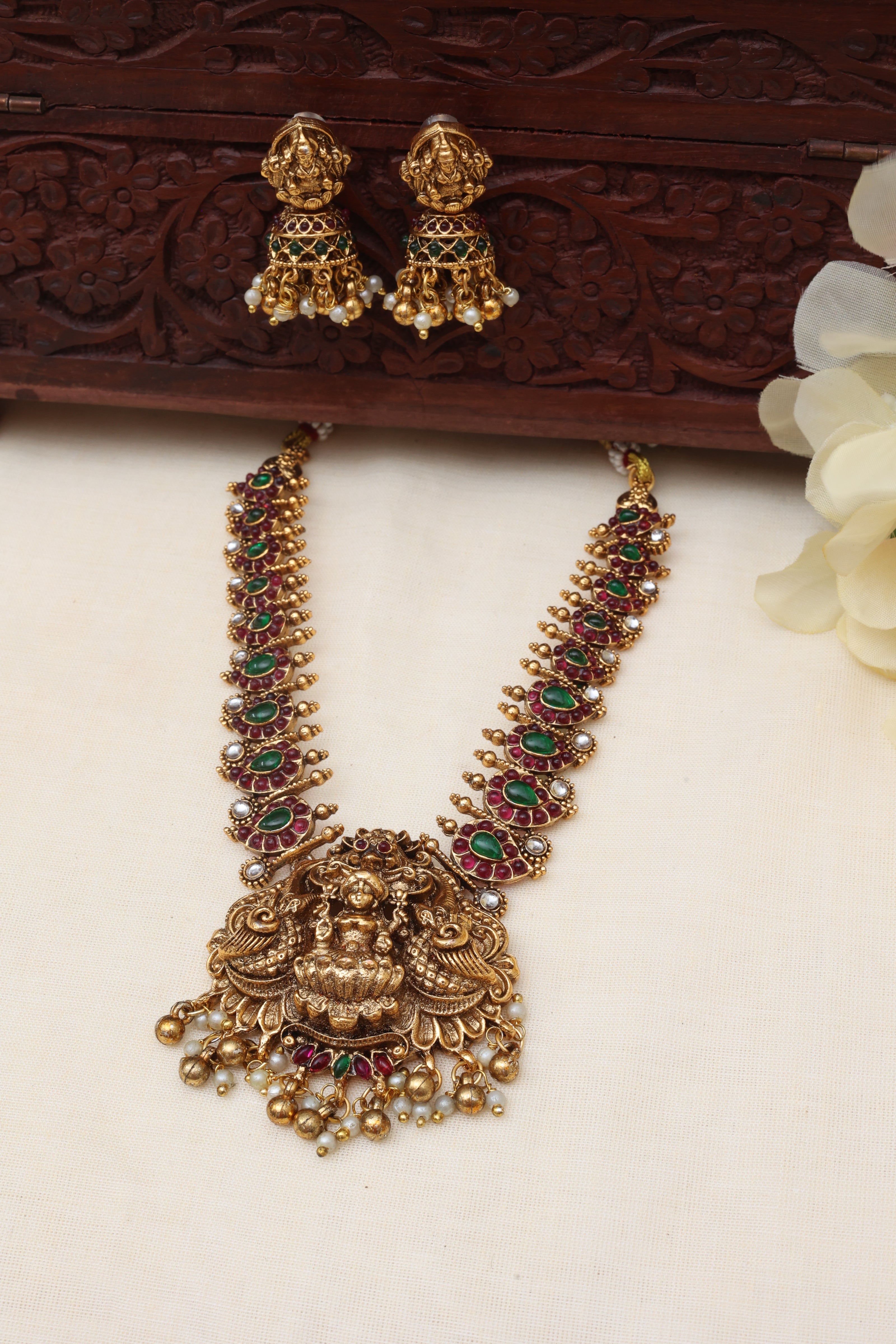 Aaradhya Necklace set