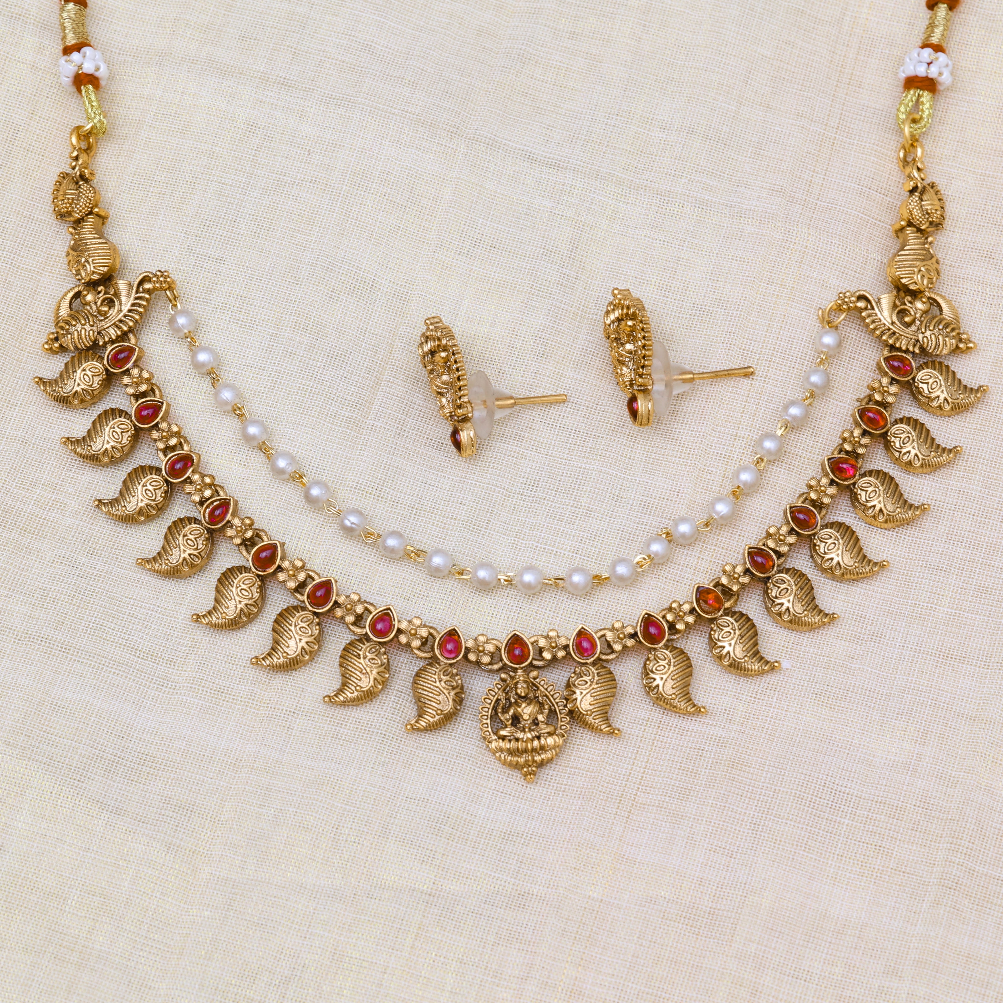Shankari Pearl Necklace set