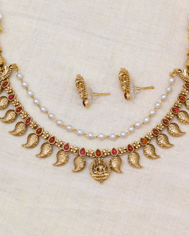 Shankari Pearl Necklace set