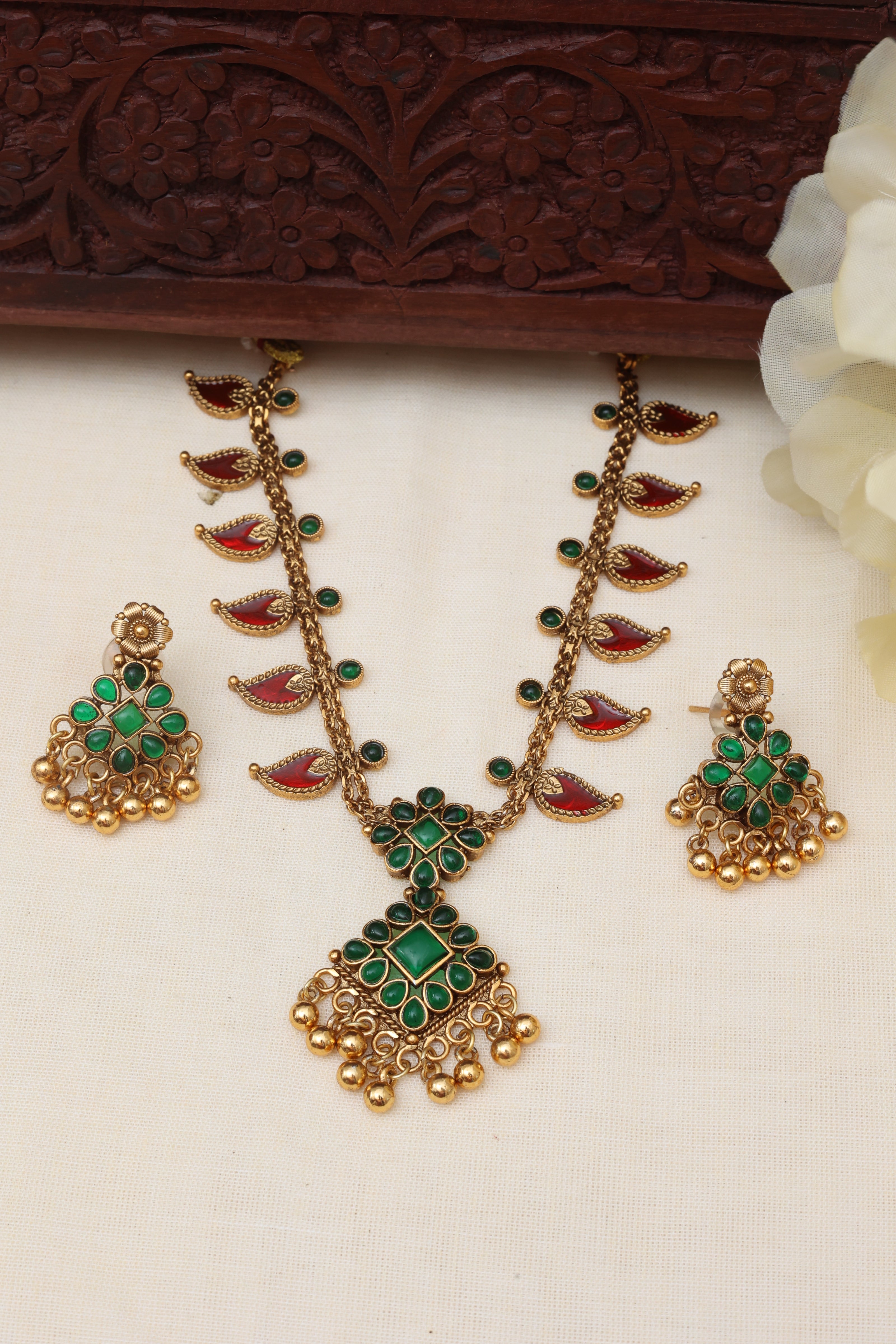 Arangini Kemp necklace set