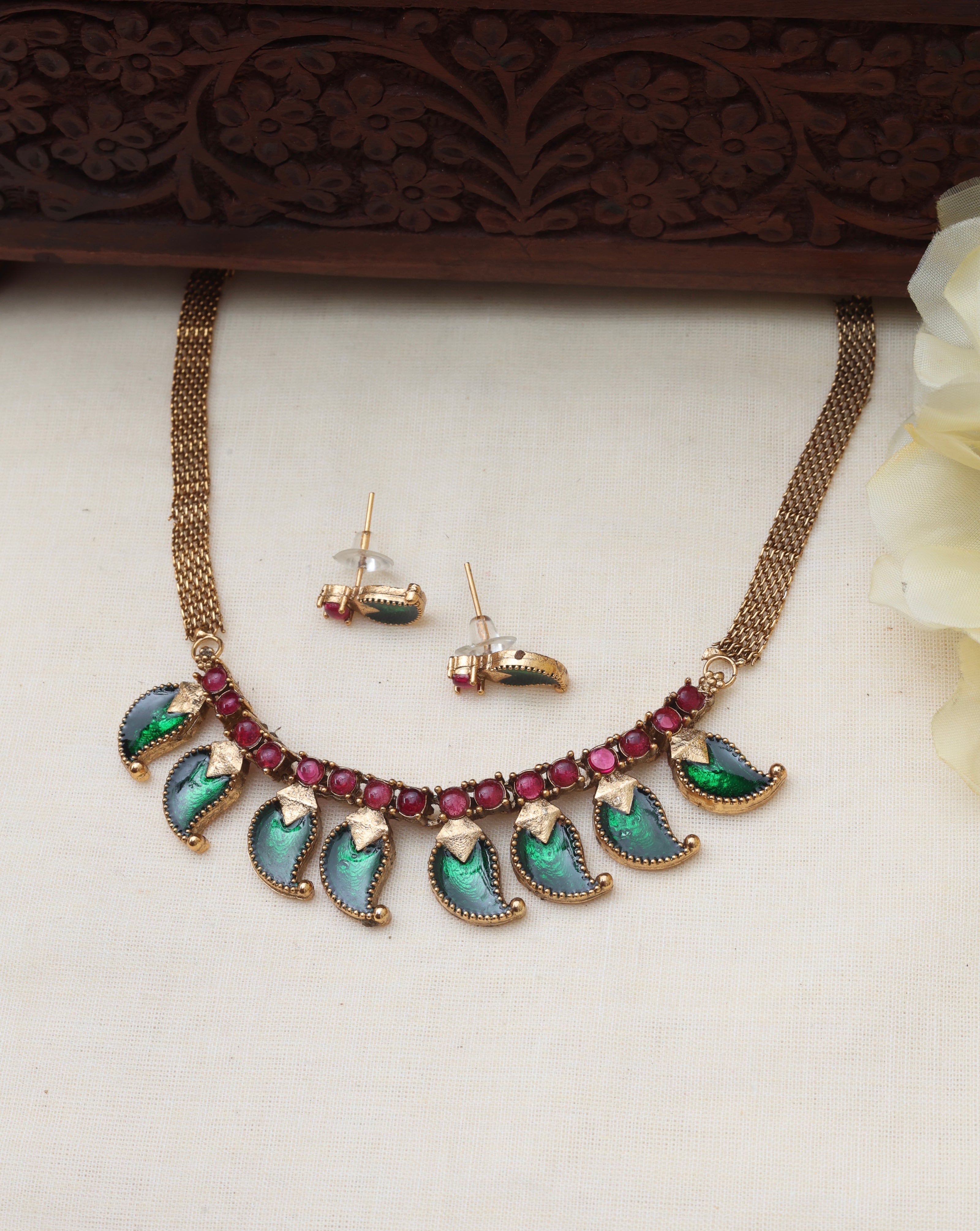 Mango necklace set
