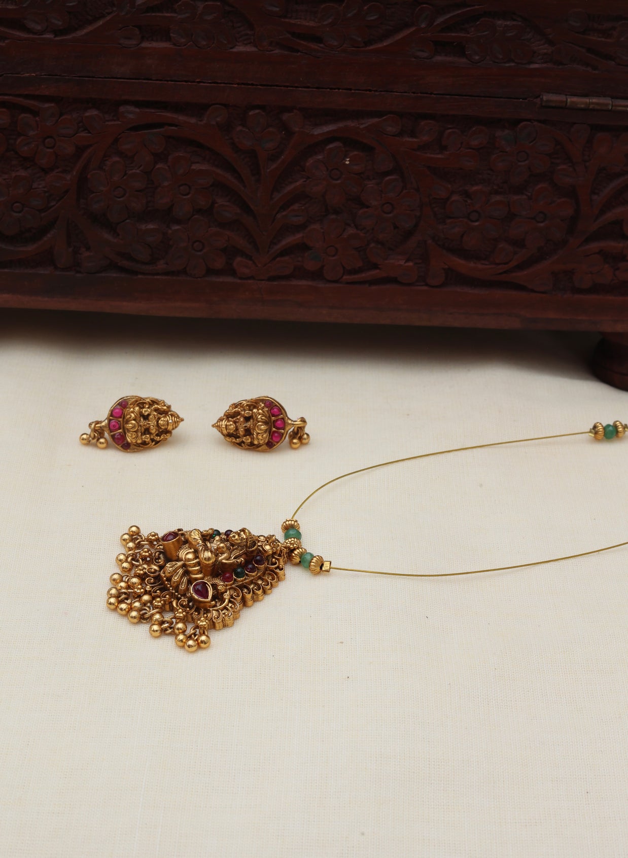 Invisible Devi necklace set