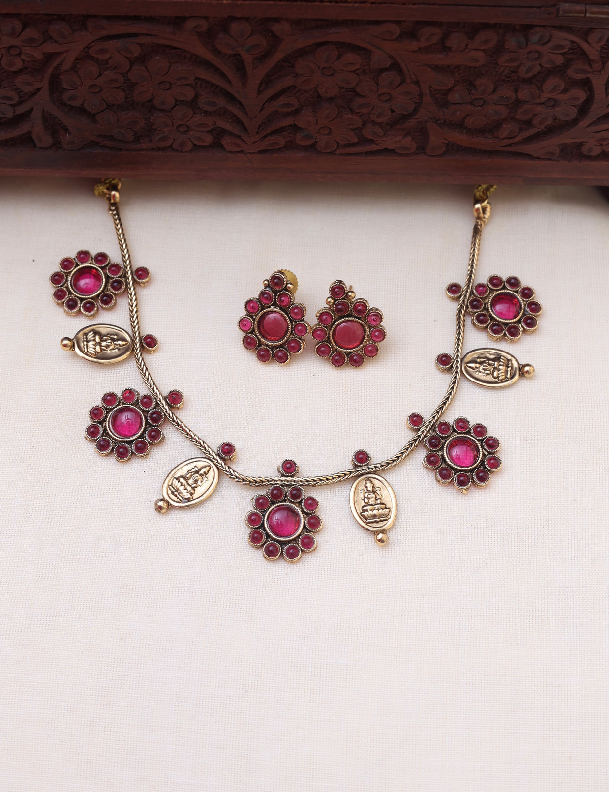 Multi pendant necklace set