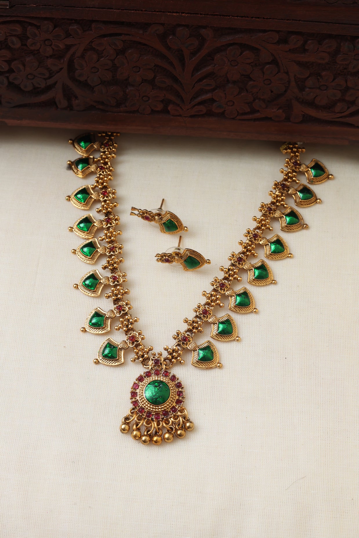 Short palakka necklace set