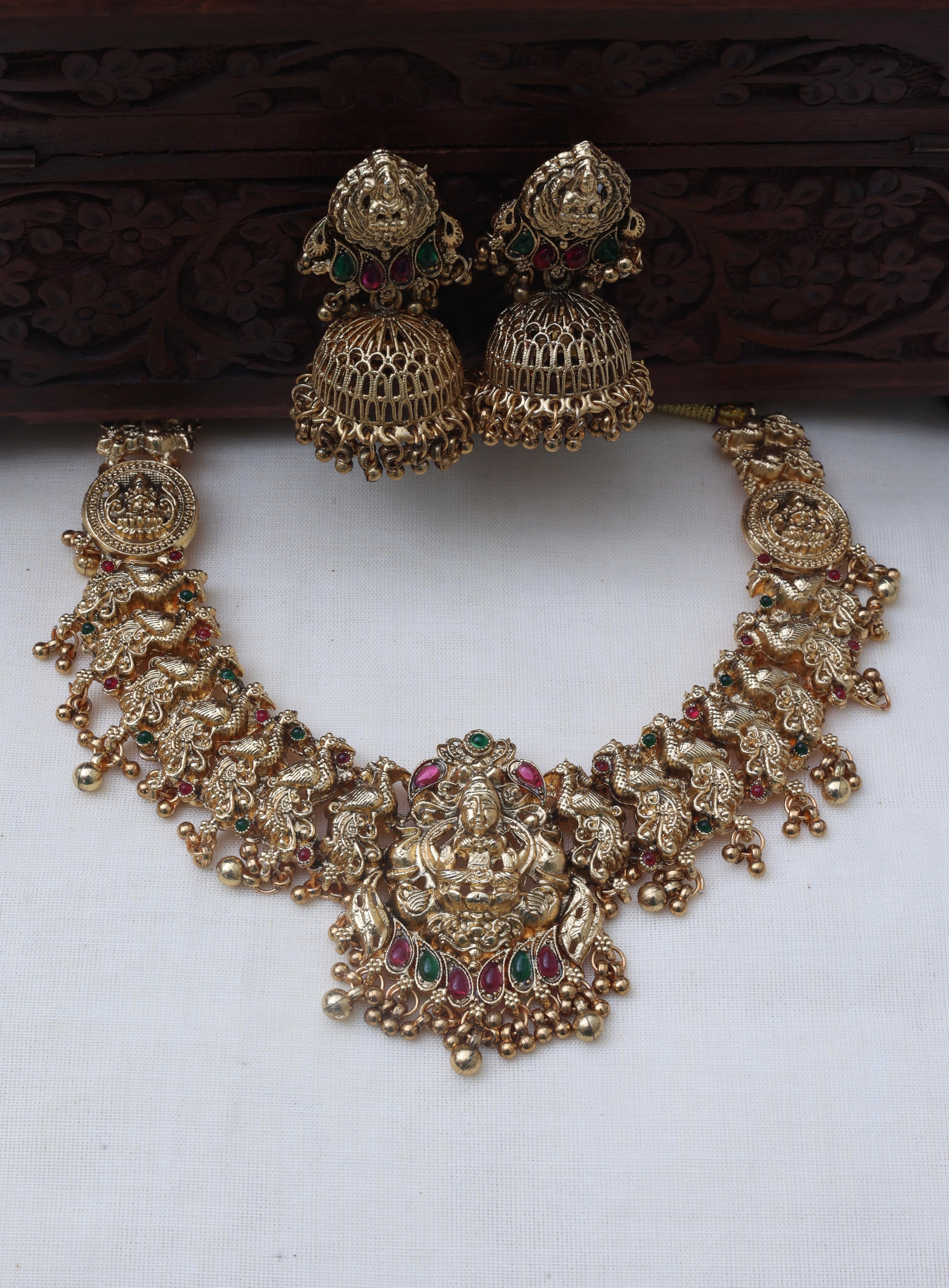 Hiranya necklace set