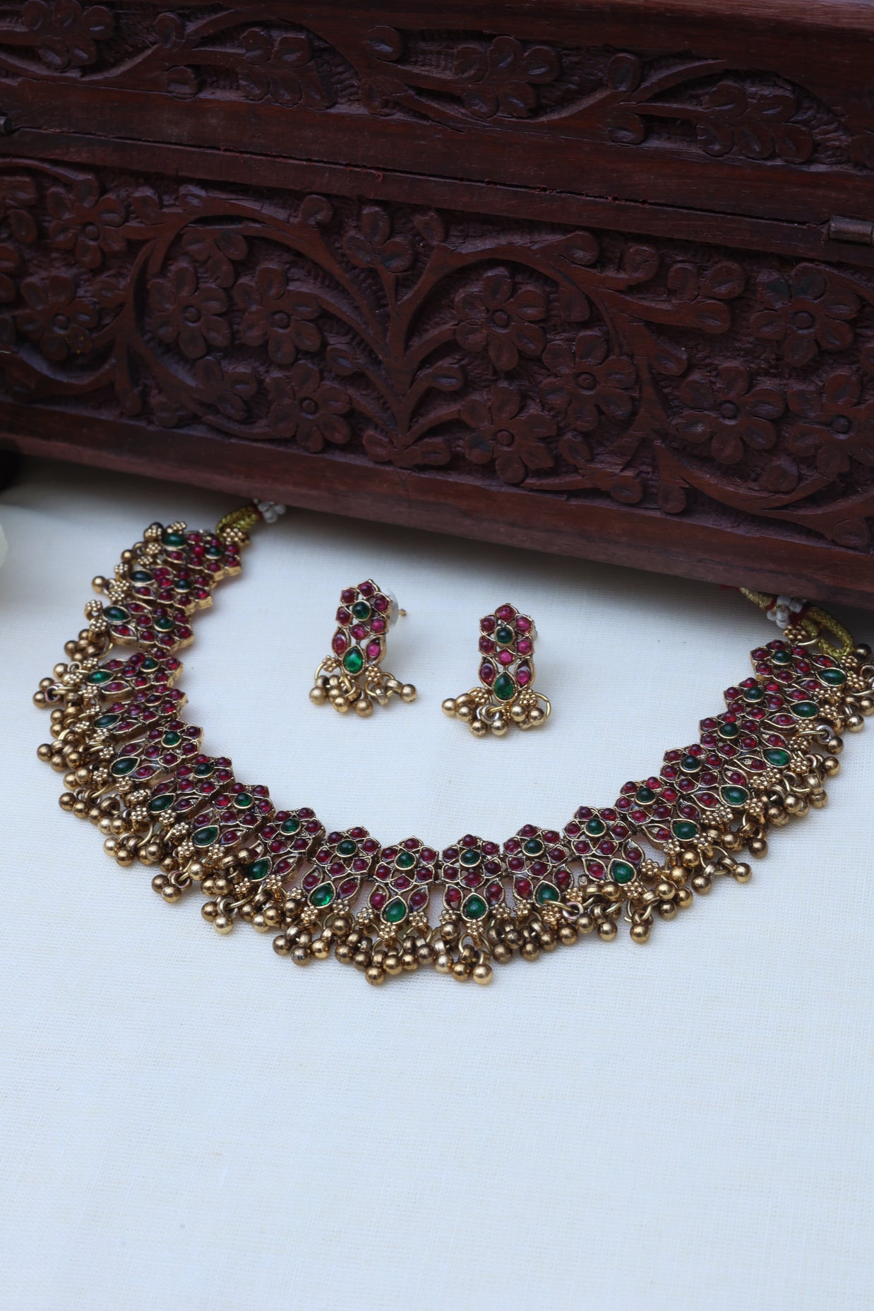 Varnika necklace set