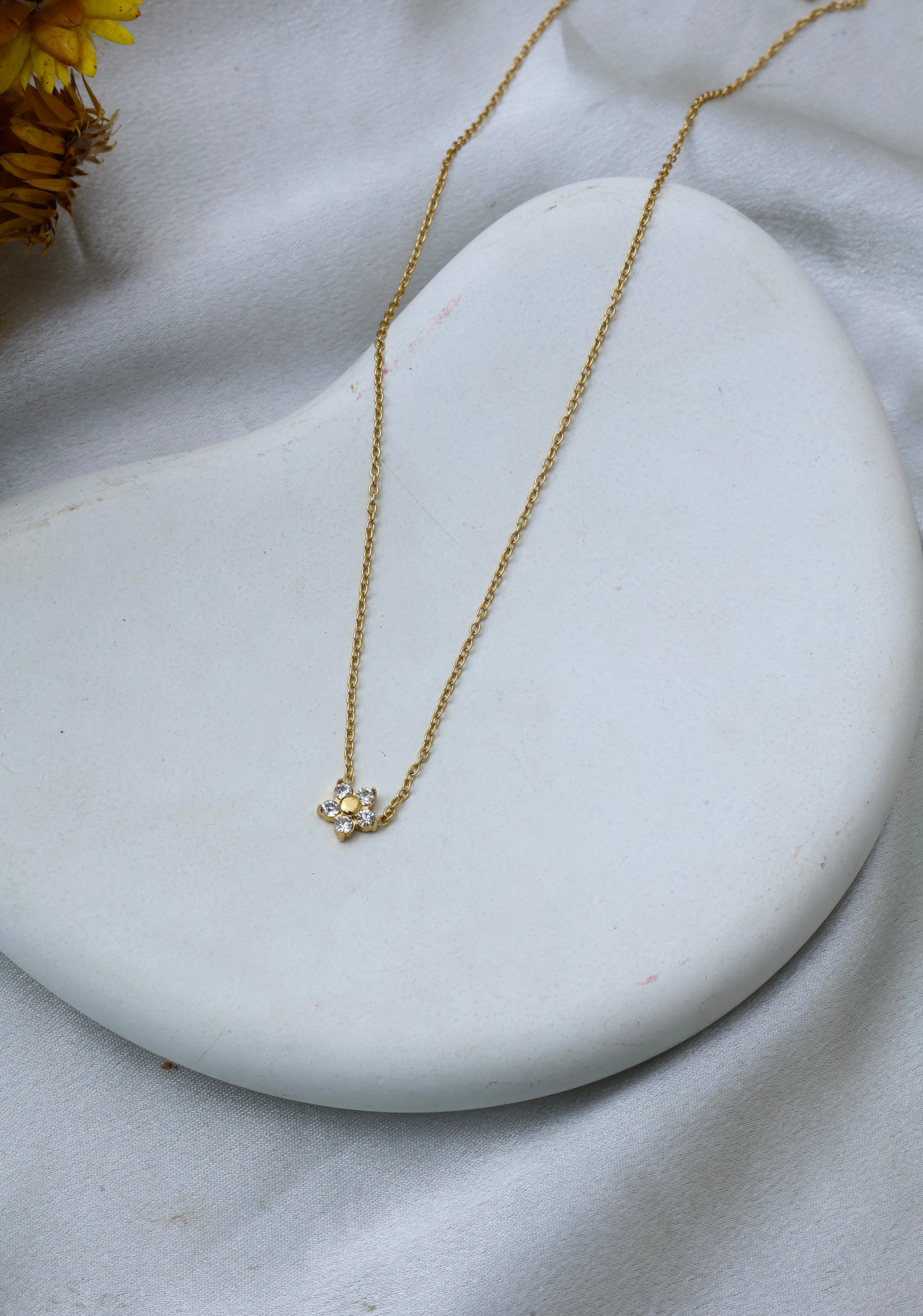 Flower pendant chain