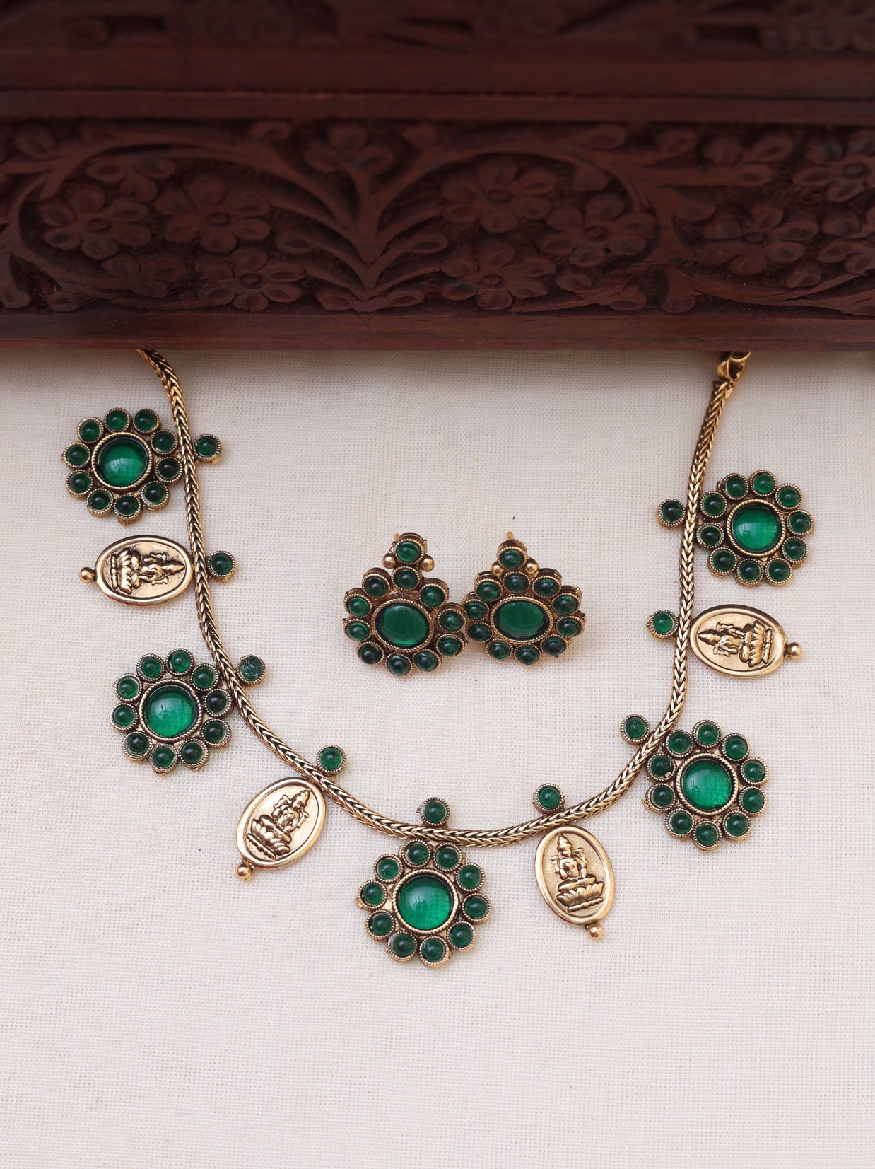 Multi pendant necklace set