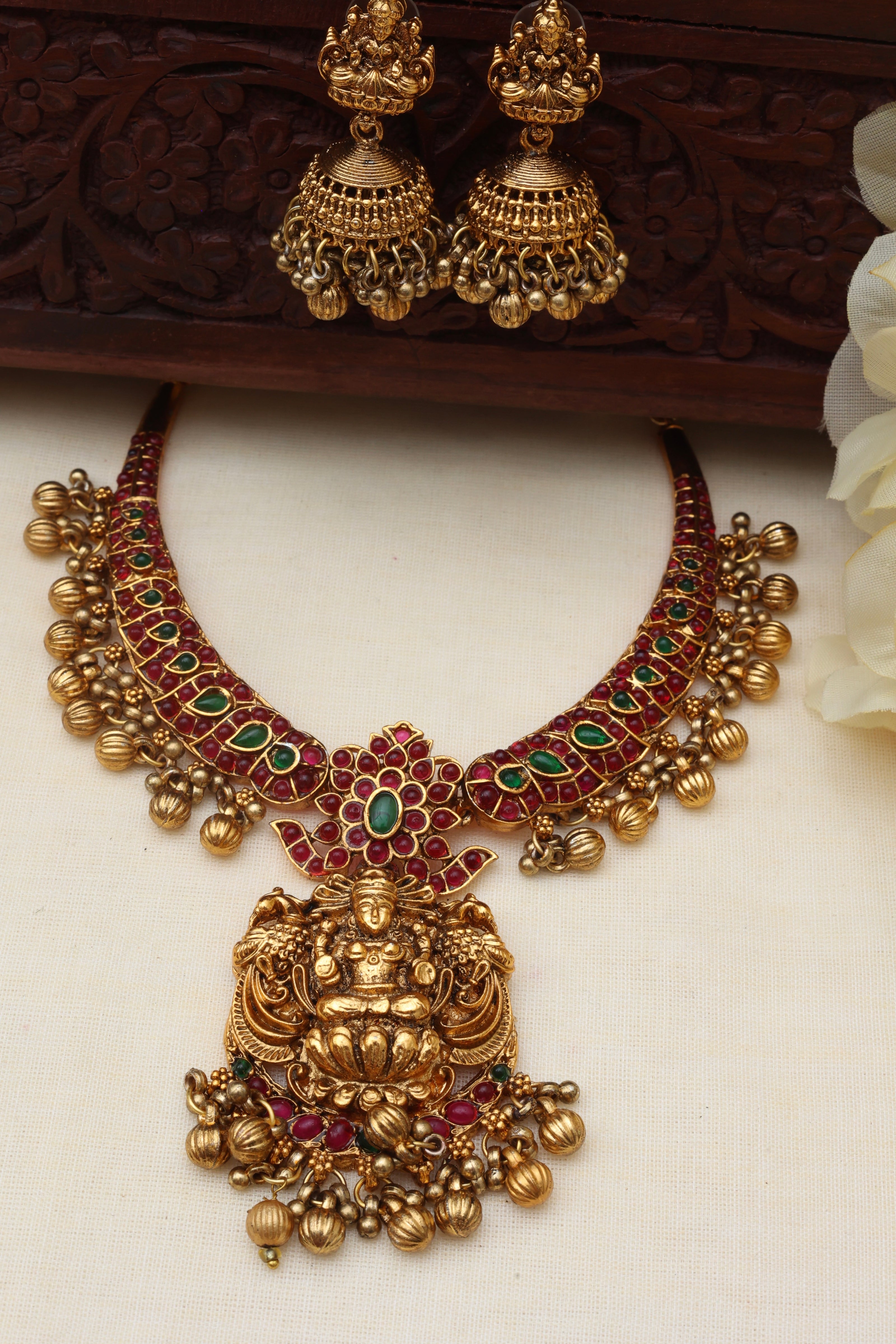 Kemp Devi necklace set