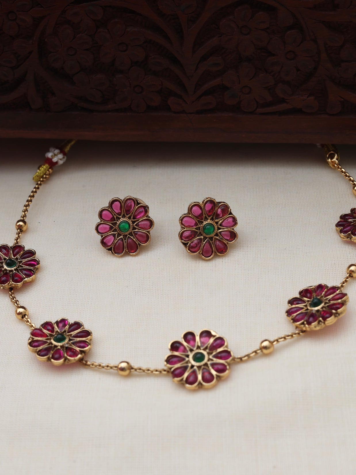 Flora necklace set
