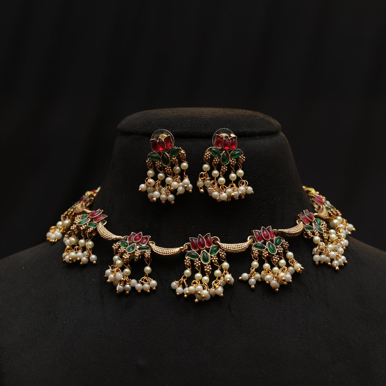 Lotus Grace necklace set