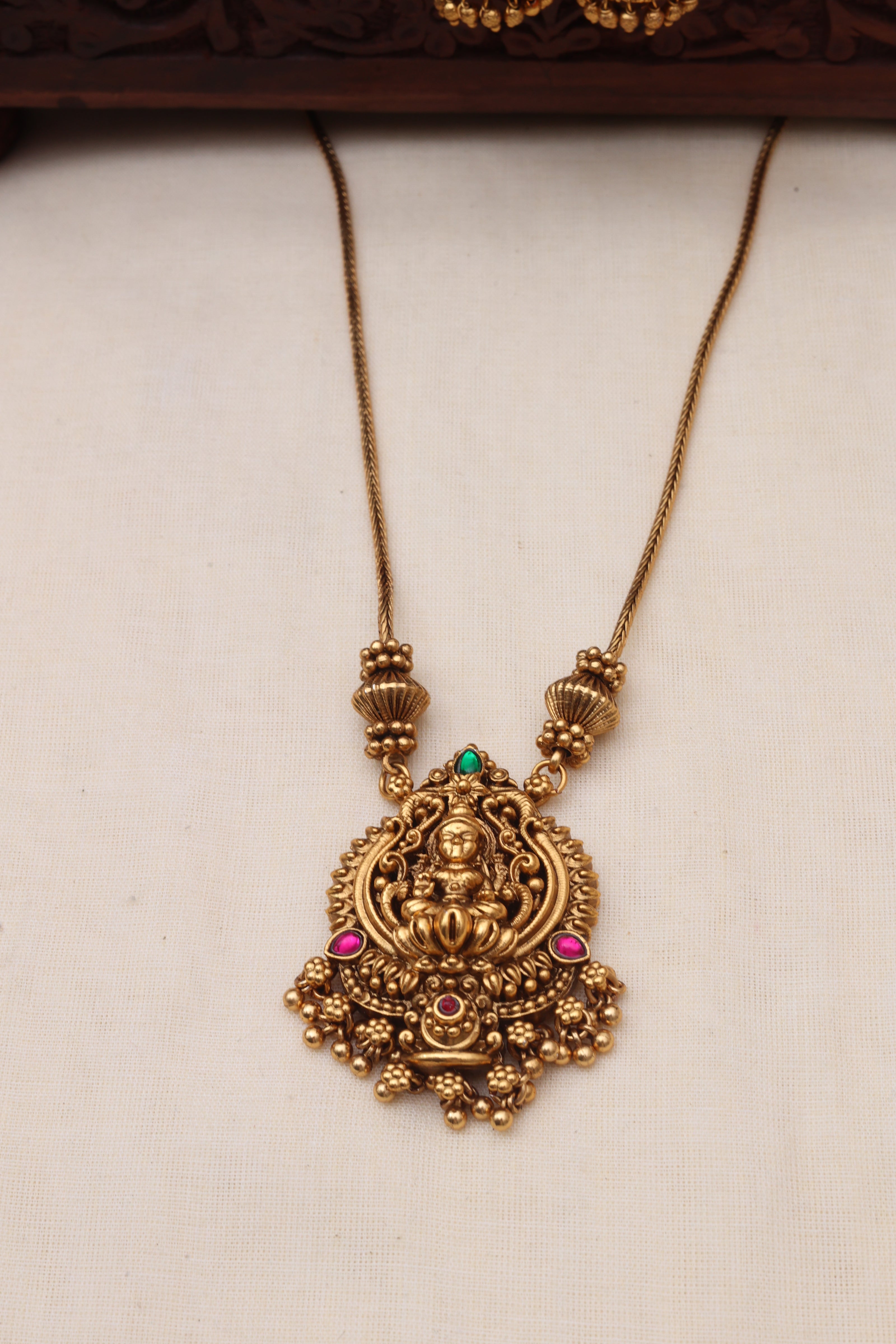 Lalitha haaram-JS 0124
