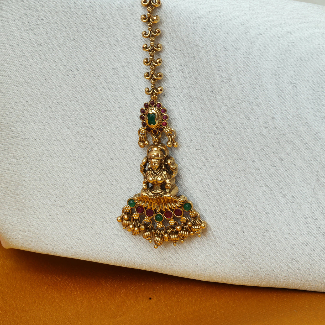 Antique Devi Maangtikka