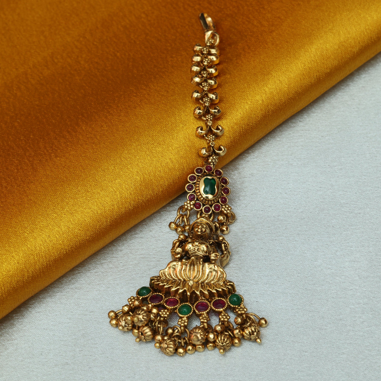 Antique Devi Maangtikka