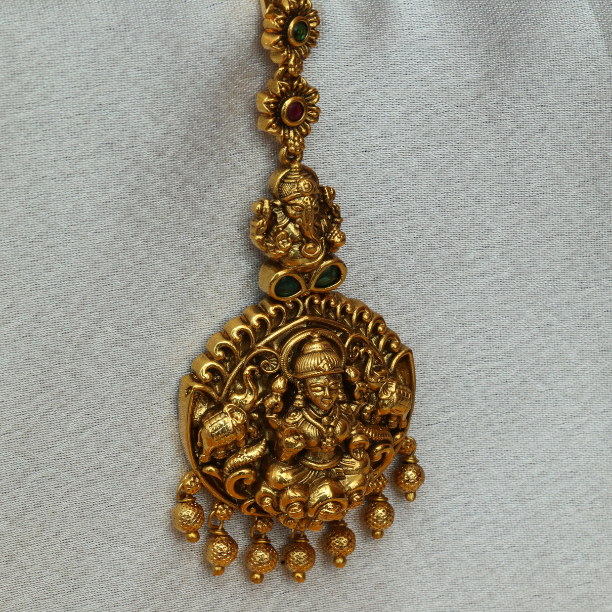 Divine Lakshmi And Ganapathy Maangtikka