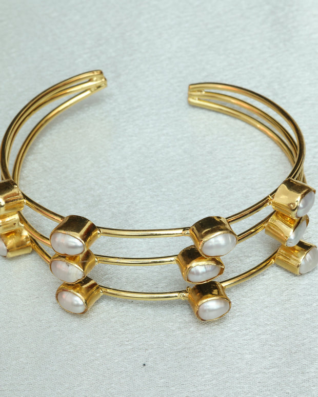 Pearlglow Handcuff 18K Gold Plated