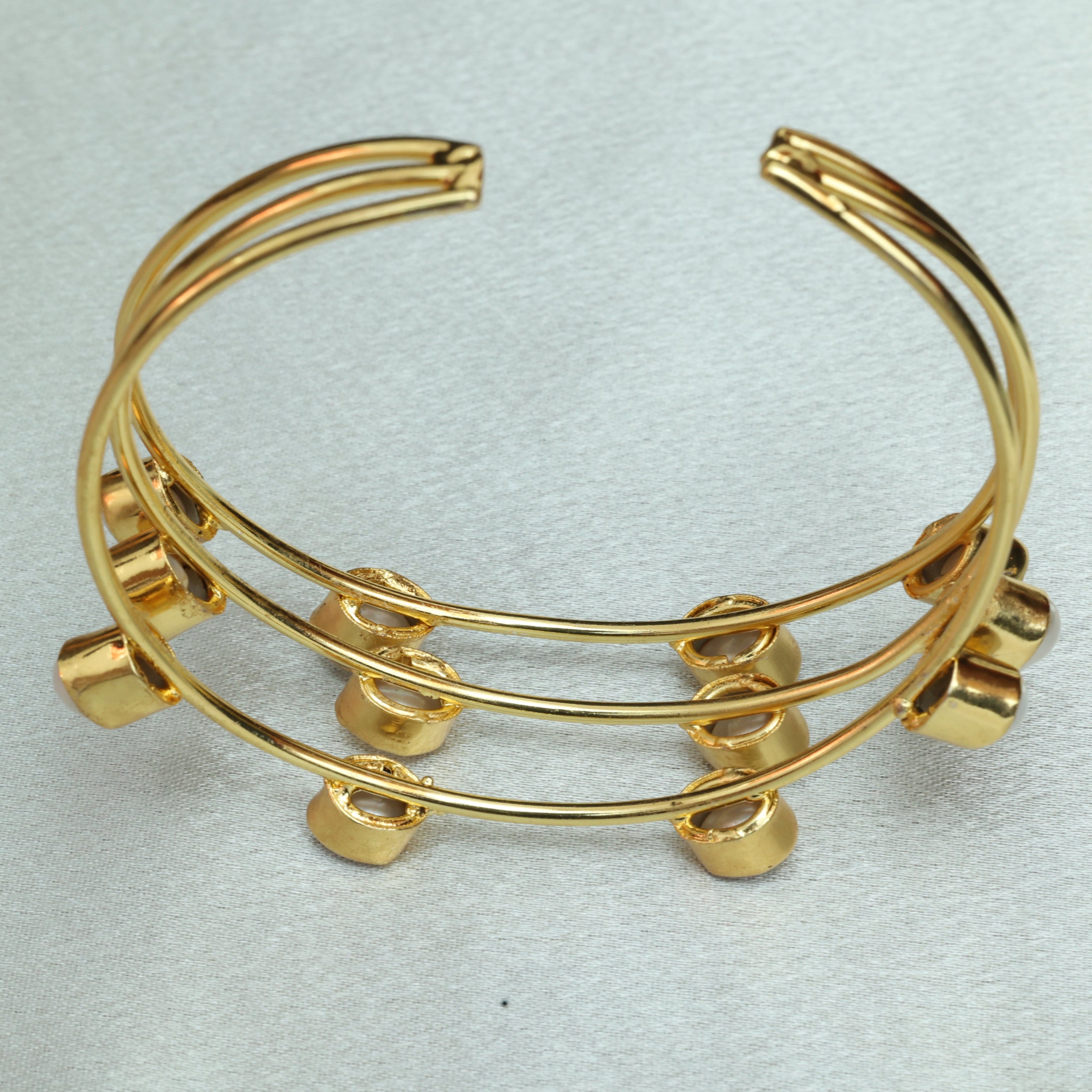 Pearlglow Handcuff 18K Gold Plated