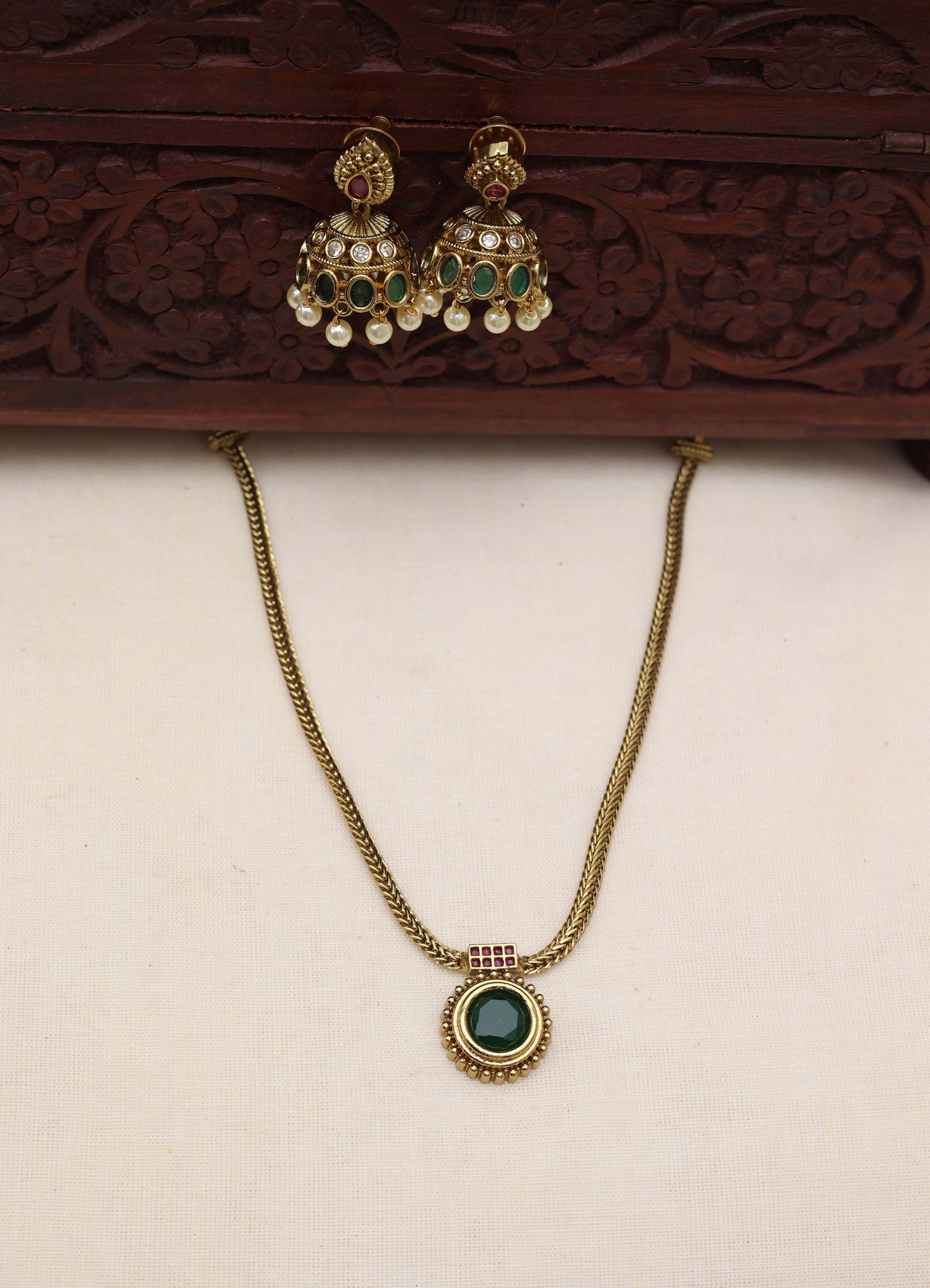 Samanta necklace set