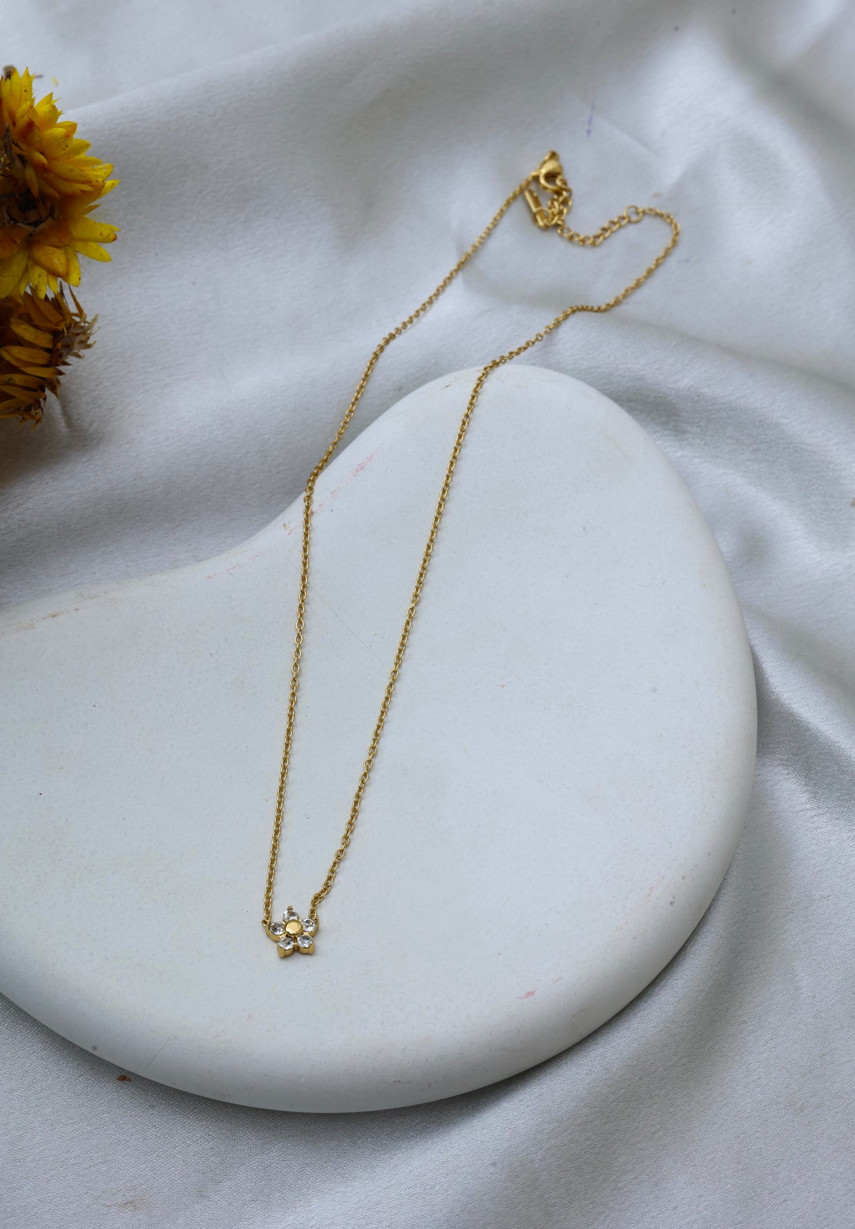 Flower pendant chain