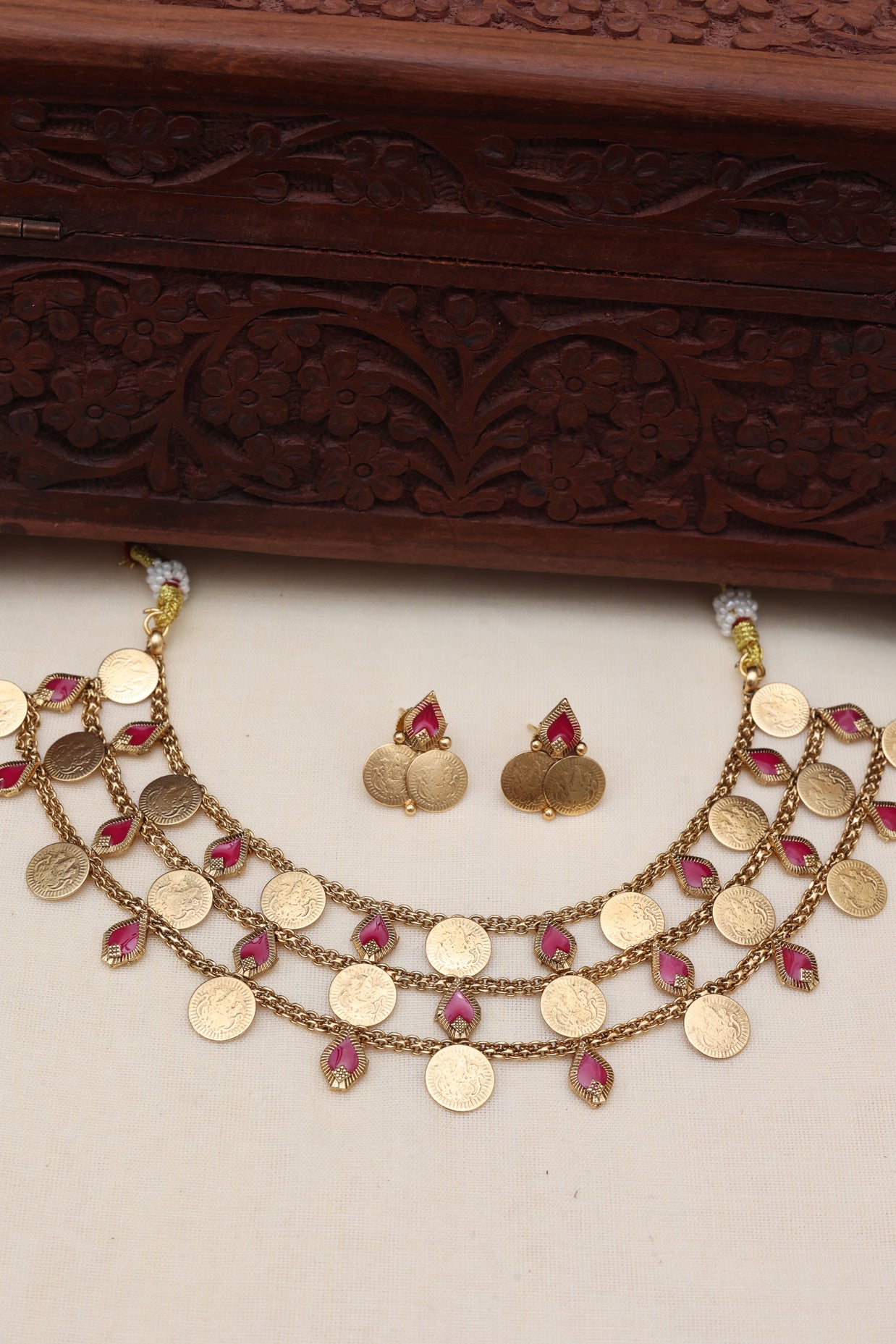 3 layer coin choker set