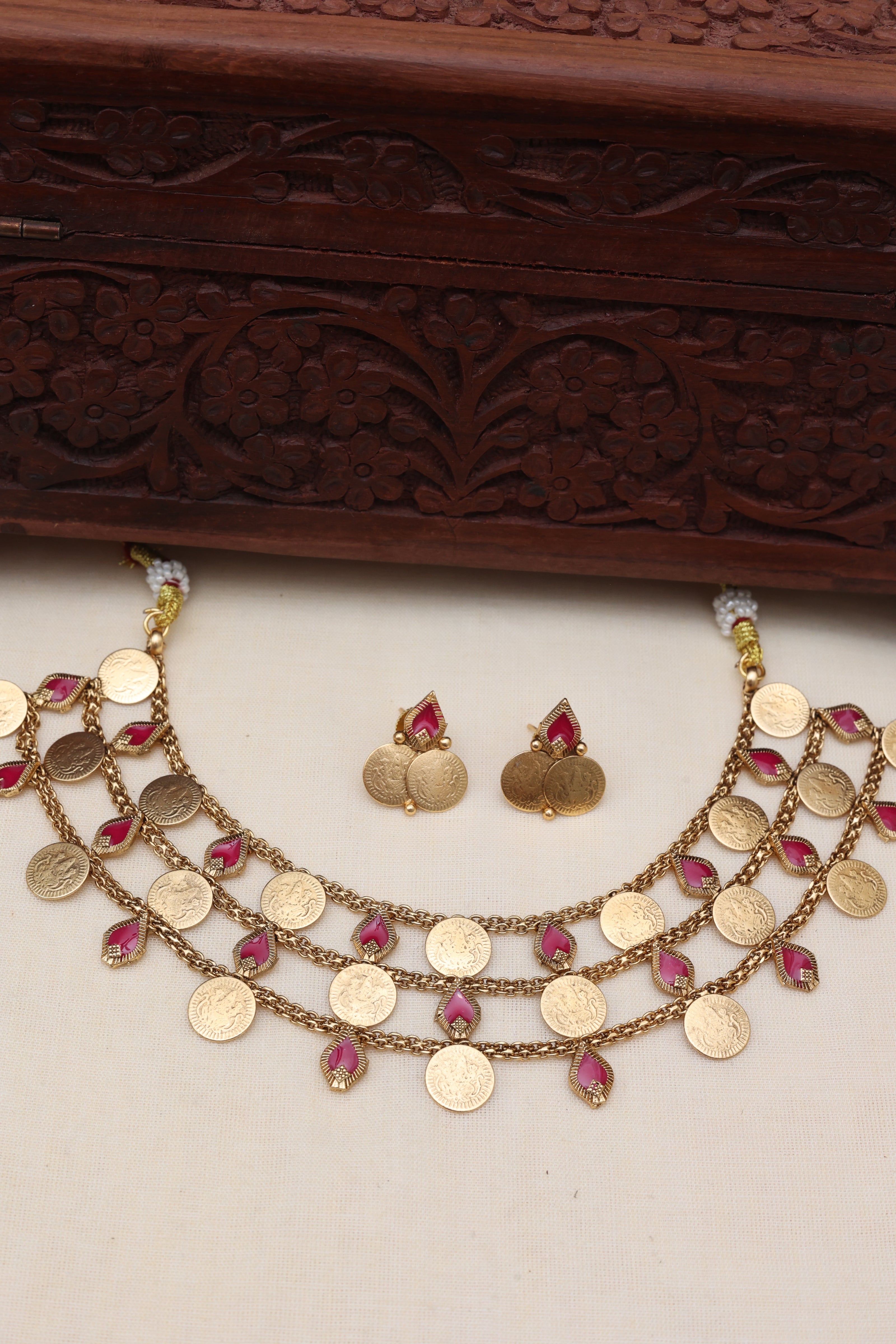 3 layer coin choker set